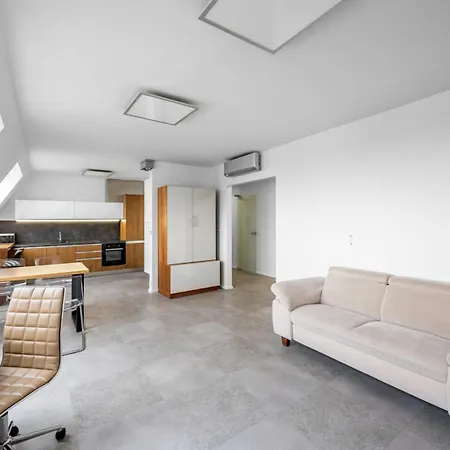 Stylish 3-room Flat Views