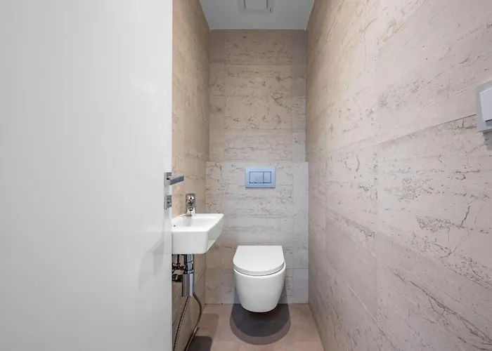 Stylish 3-room Flat Views شقة