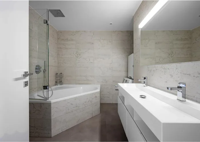Stylish 3-room Flat Views